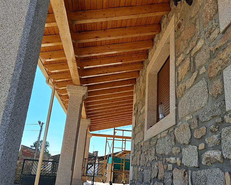 barnizado-liado-techo-madera